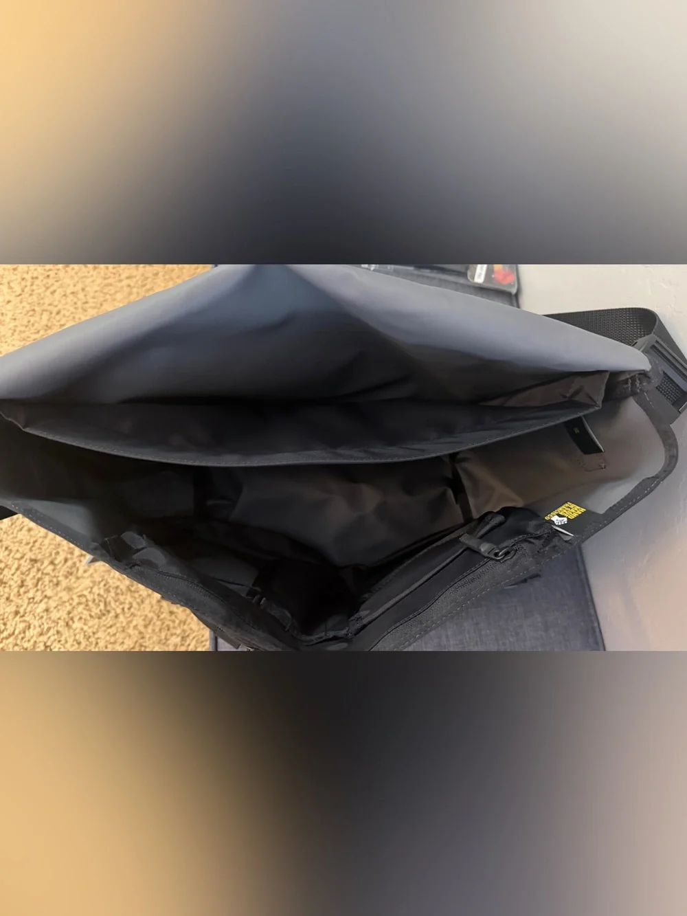 **NWT Timbuk2 Black Messenger Bag- Size M